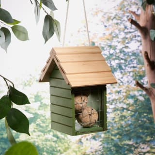  Wilde & Oakes Beach Hut Bird Feeder - Fat Balls